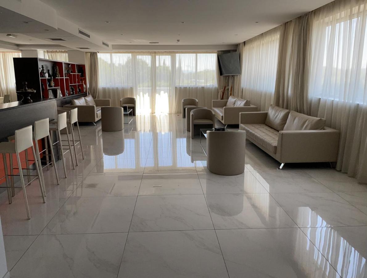 Hotelluxuryprato エクステリア 写真